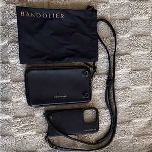 Bandolier Emma Pebble iPhone 14Pro Case +
Expanded Zip Pouch Black/Pewter